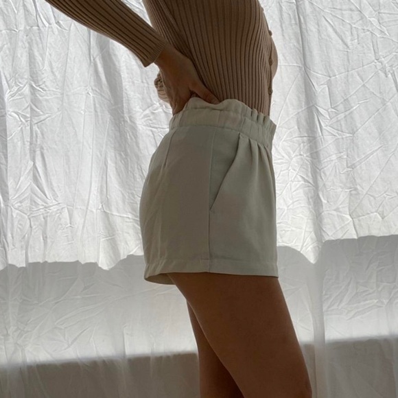 Cutest high waisted white shorts!! - Picture 6 of 7